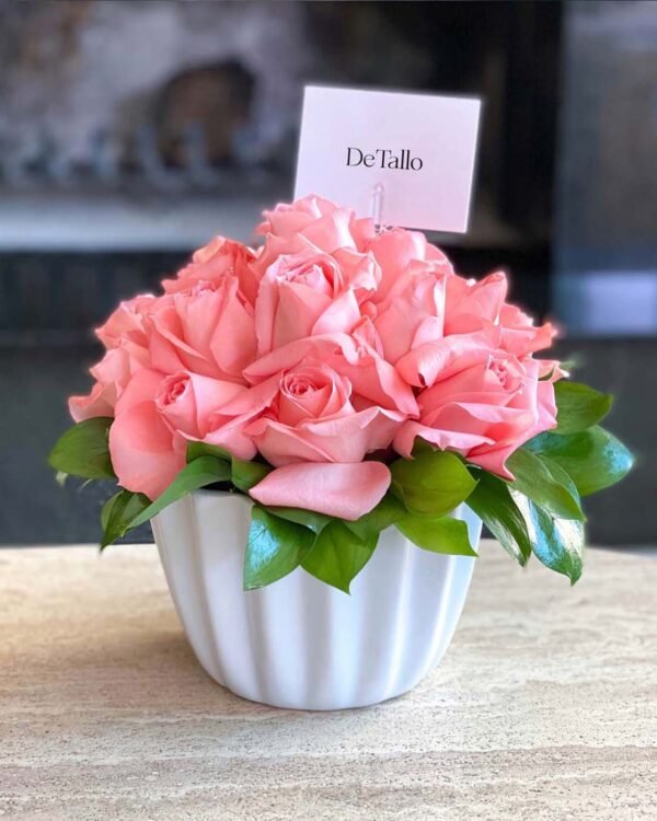 Cerámico chico con rosas y follaje