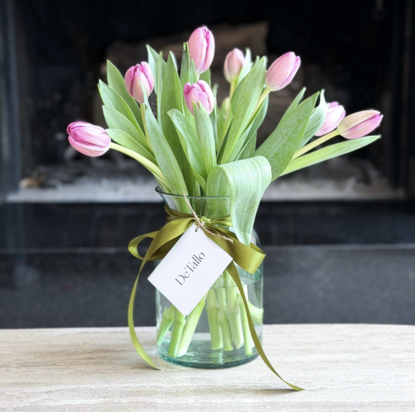 Lechero 10 tulipanes